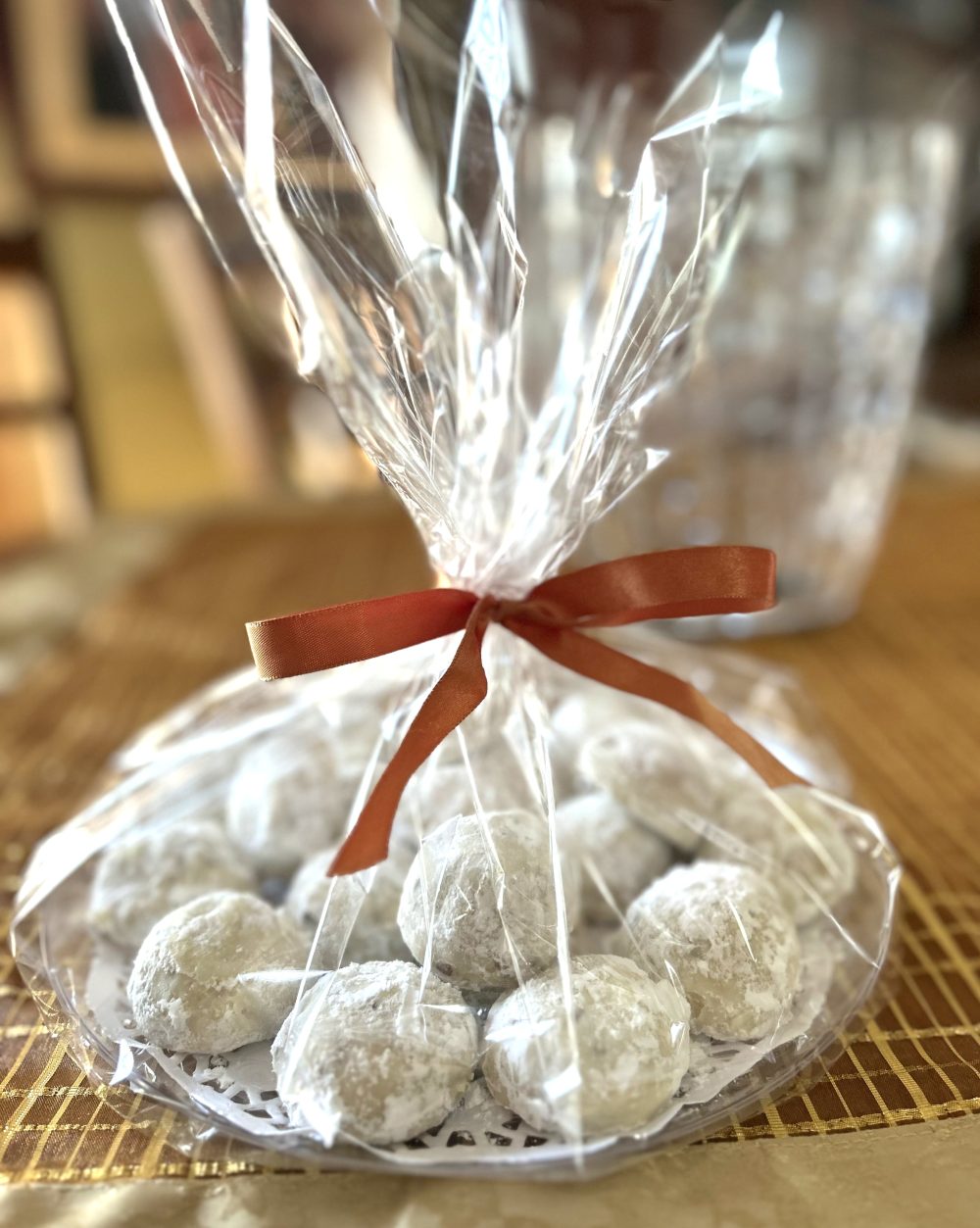 Tales from the Kitchen: Pecan Butter Balls